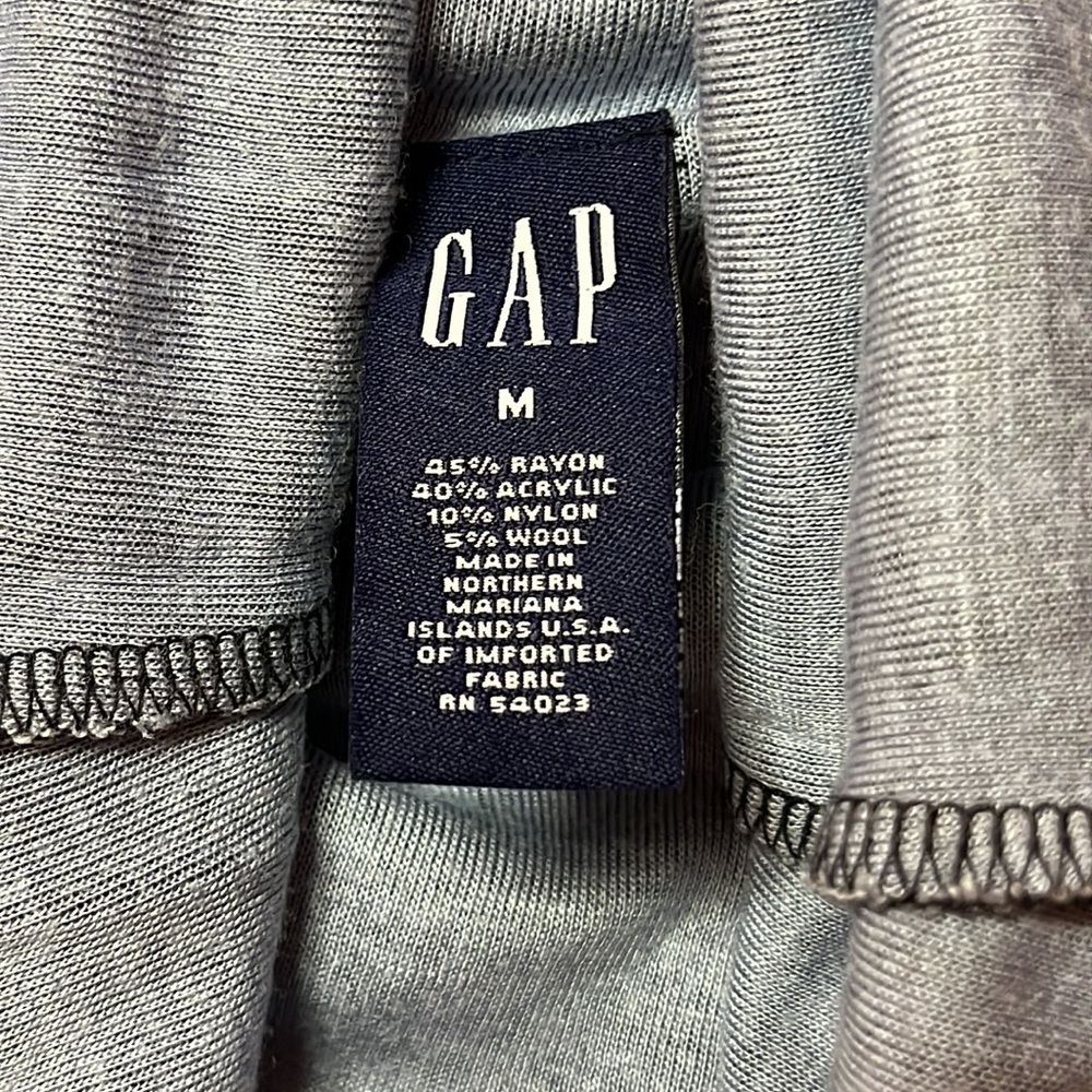 Gap Top - Picture 3 of 4